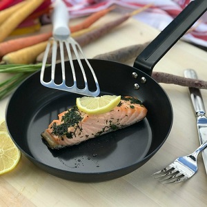 FRY PAN- 7-4/5&quot;-CARBON STEEL PRE-SEASONED-THERMALLOY 
